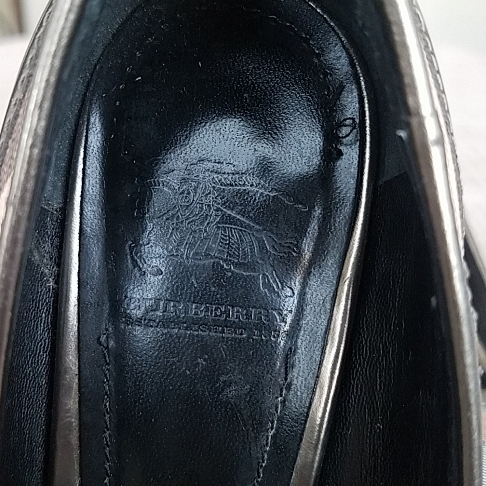 Burberry Made in Italy Iconic Print Pumps - Picture 5 of 11